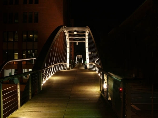 Kibbelstegbrücke bei Nacht
