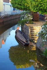 Boot im Kanal